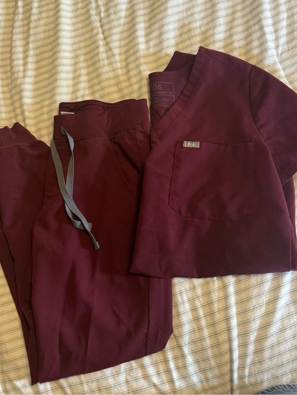 FIGS Scrub Set